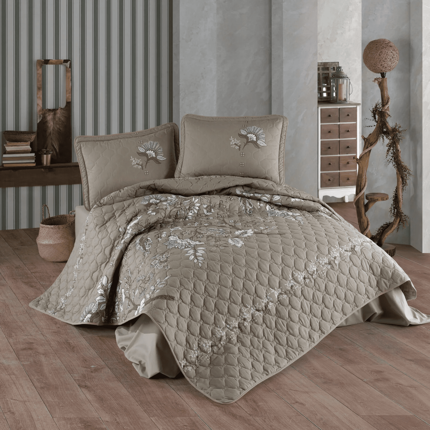 Cuvertura de pat Clasy matlasata - 3 piese | 7526-R