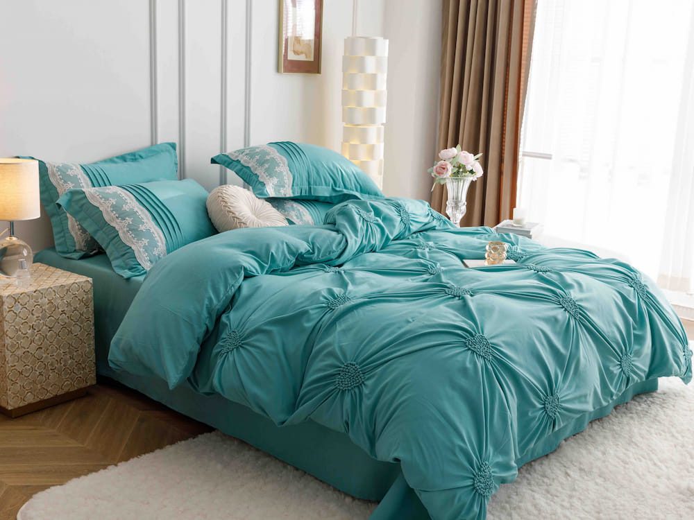 Lenjerie de pat finet cu inimi brodate - 6 piese | 5708-J