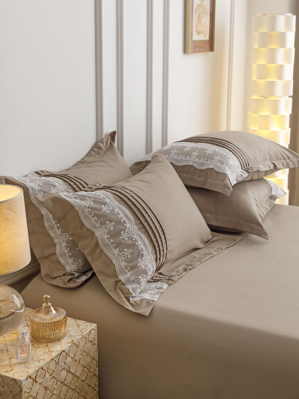 Lenjerie de pat finet cu inimi brodate - 6 piese | 9934-J
