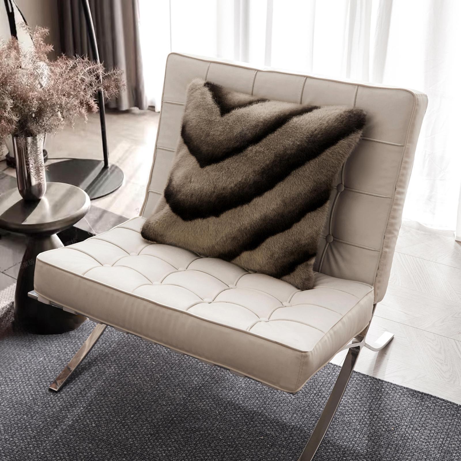 Patura din blana artificiala de Nurca cu fermoar + 2 fete de perna - Luxury | 14716-J